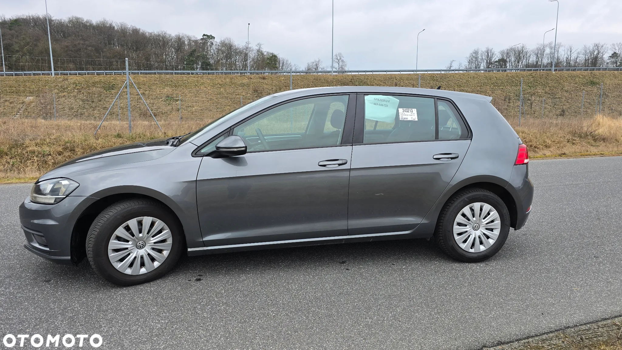 Volkswagen Golf 1.6 TDI DSG Sound - 6