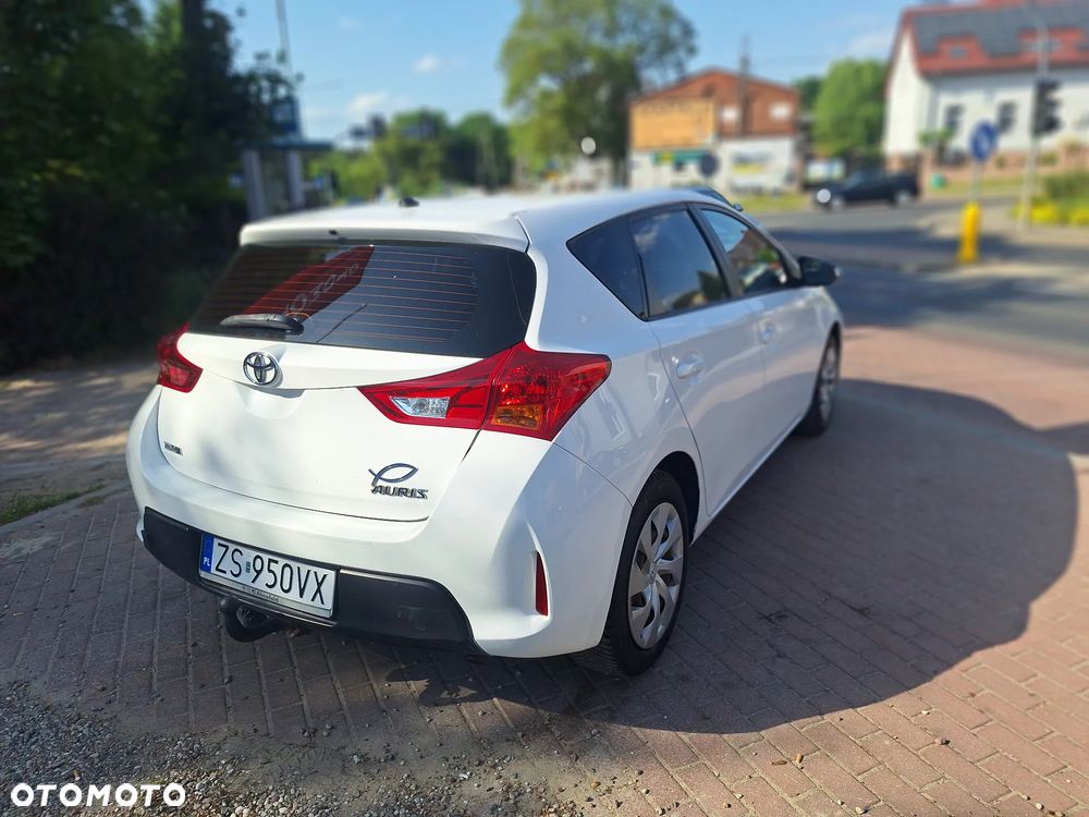 Toyota Auris 1.33 Dual-VVT-i - 9