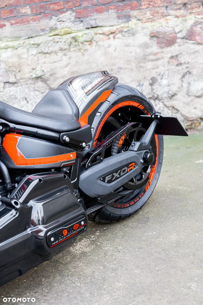 Harley-Davidson Softail FXDR - 21