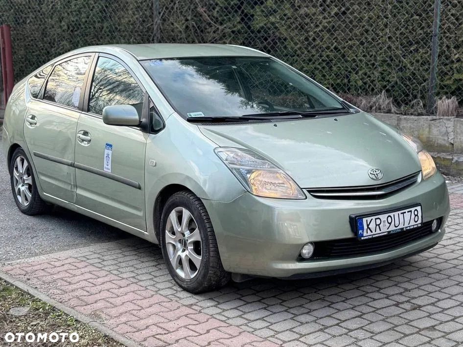 Toyota Prius - 3