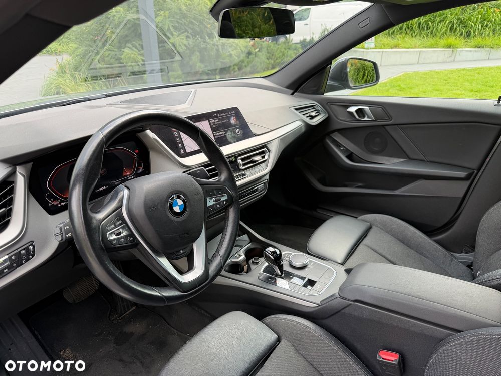 BMW Seria 2 218i - 12