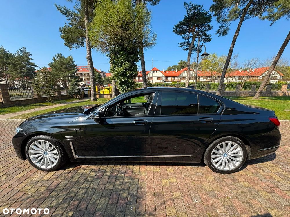 BMW Seria 7 - 8