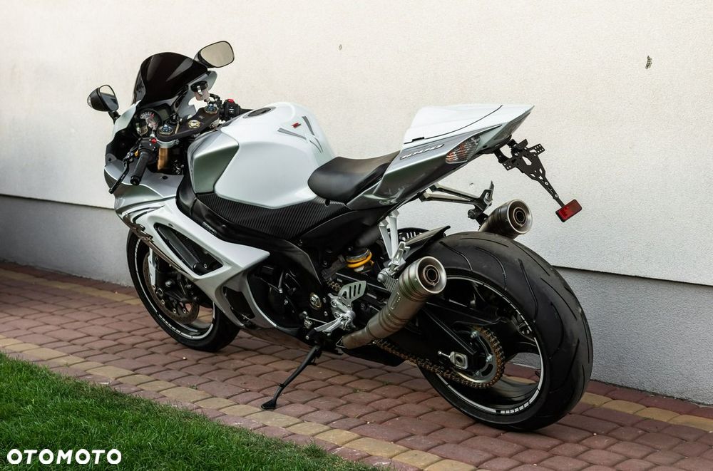 Suzuki GSX-R - 4
