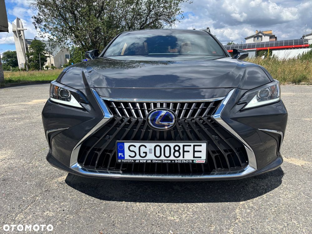 Lexus ES 300h Business Edition - 17