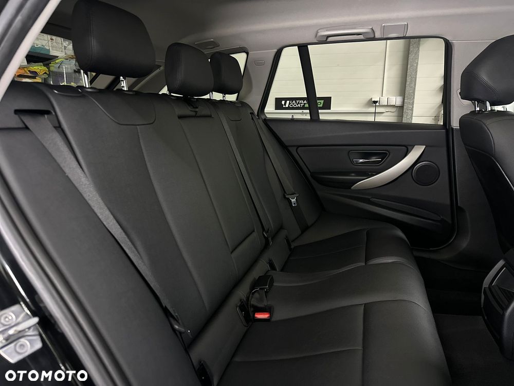 BMW Seria 3 318d Blue Performance - 16