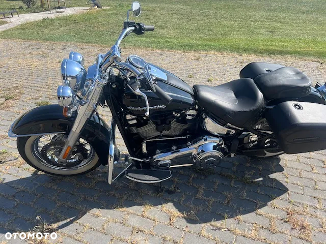 Harley-Davidson Softail Deluxe - 2