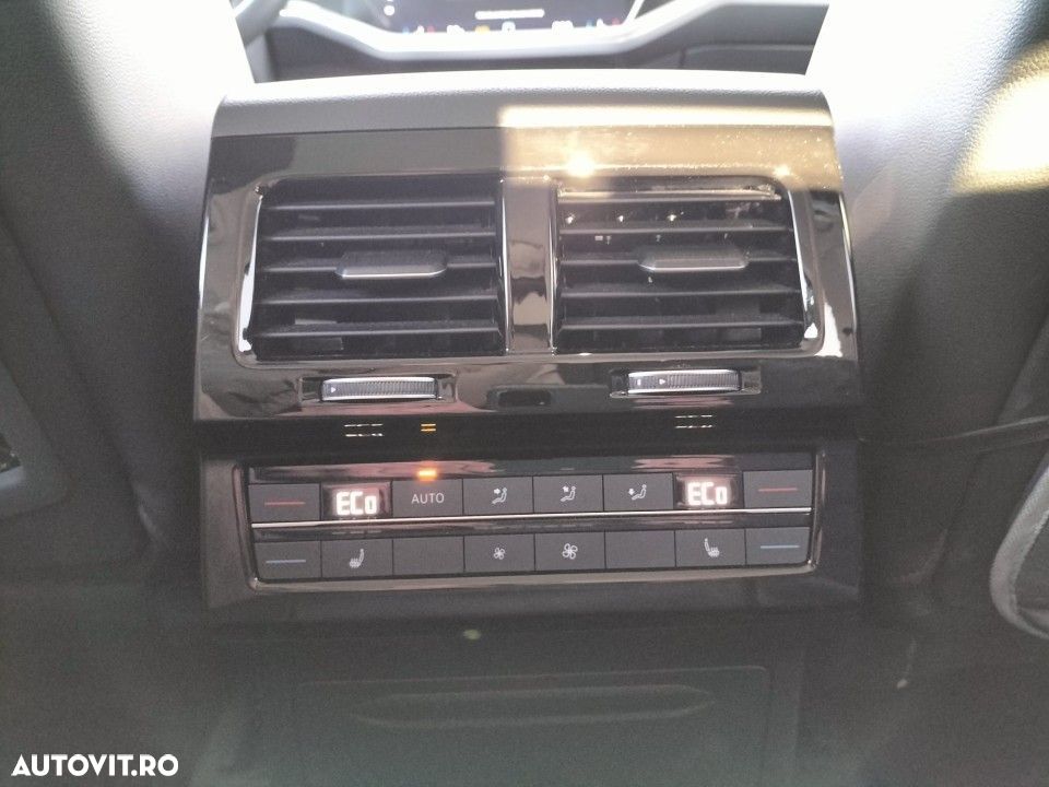 Volkswagen Touareg - 13