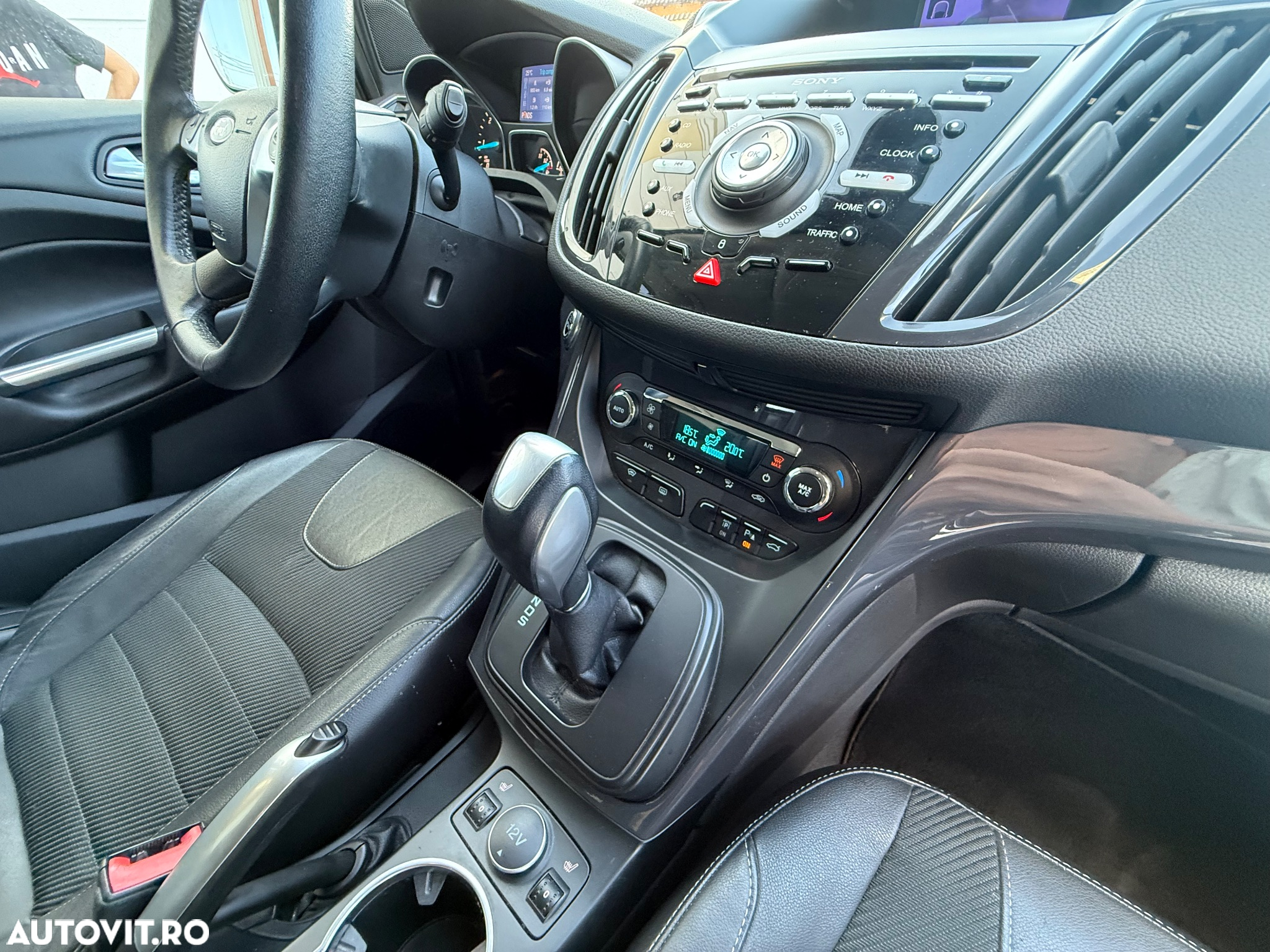 Ford Kuga 2.0 TDCi 4WD Powershift Titanium - 13