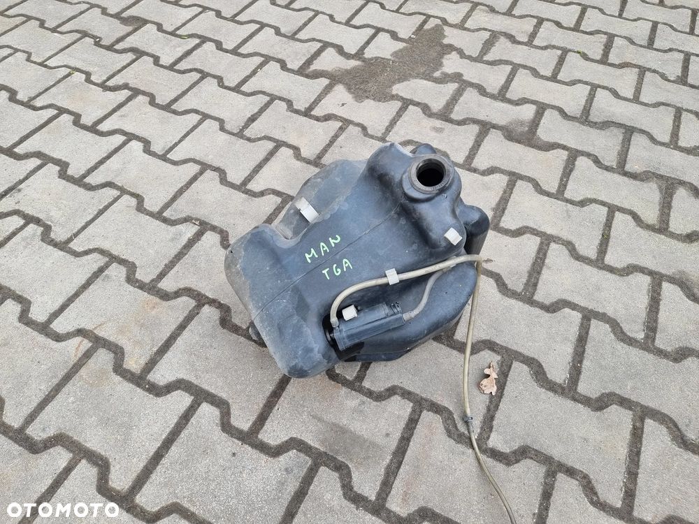 MAN TGA TGS ZBIORNICZEK POMPKA SPRYSKIWACZY - 1