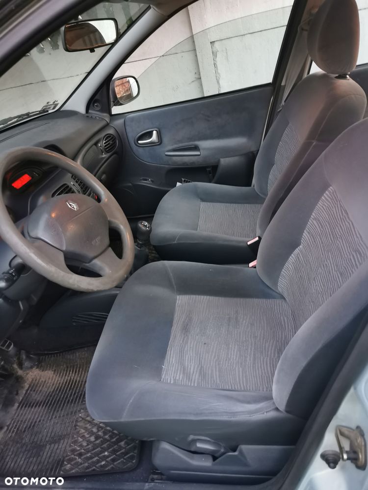 Renault Megane 1.9 DTi RN - 9