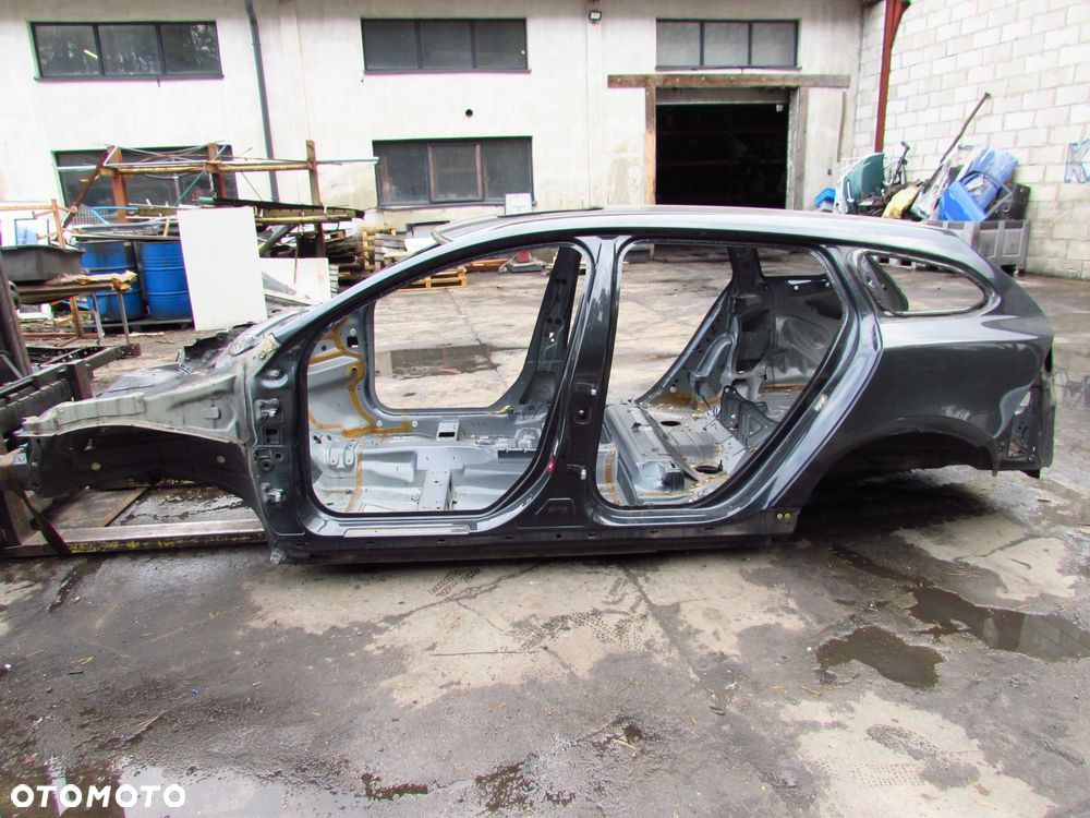 VOLVO V60 10-17 DACH SZYBERDACH SLUPEK POSZYCIE CIETY 492-46 POMORSKIE - 6