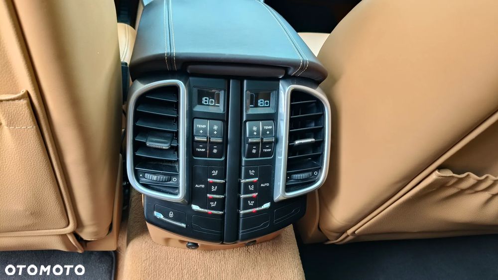 Porsche Cayenne Platinum Edition - 27
