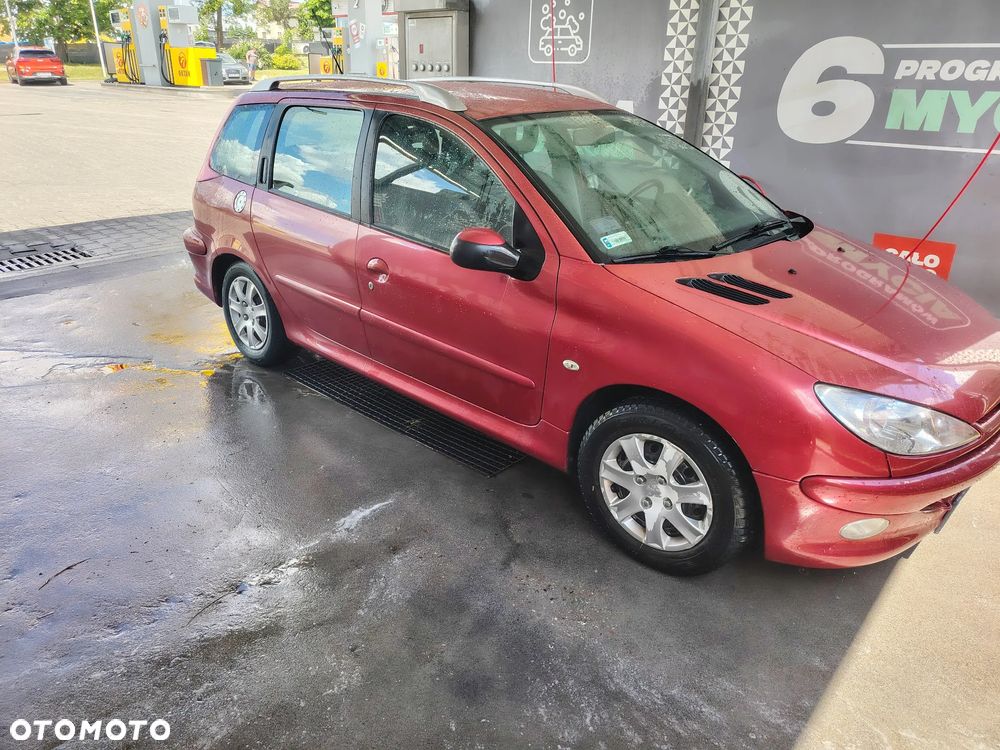 Peugeot 206 - 1