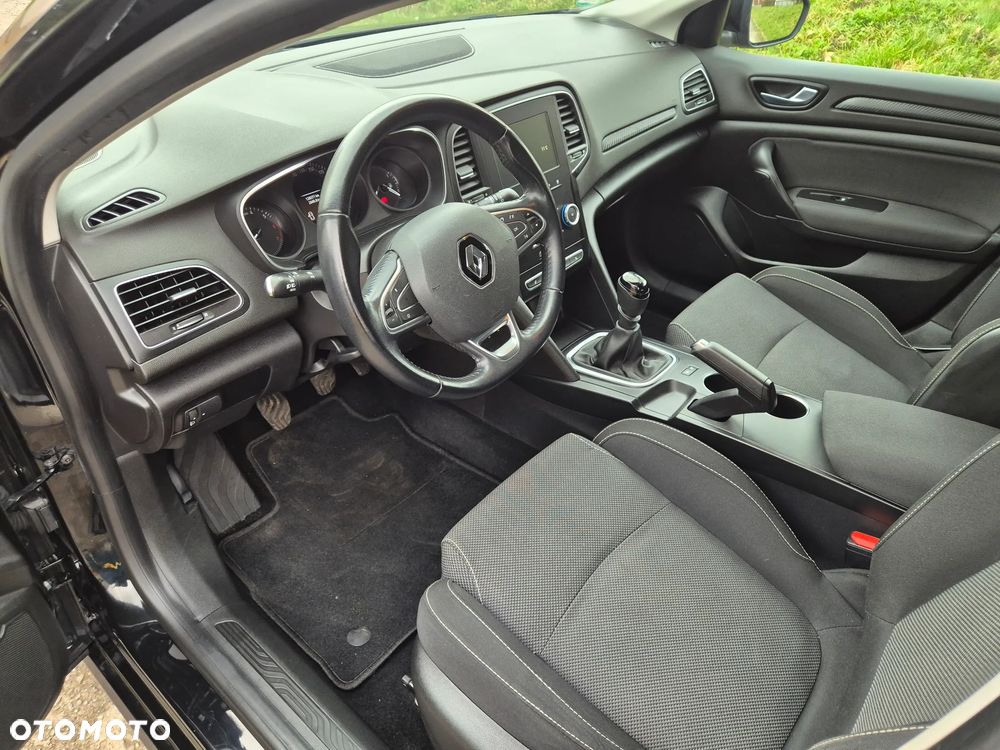 Renault Megane ENERGY TCe 130 PLAY - 9