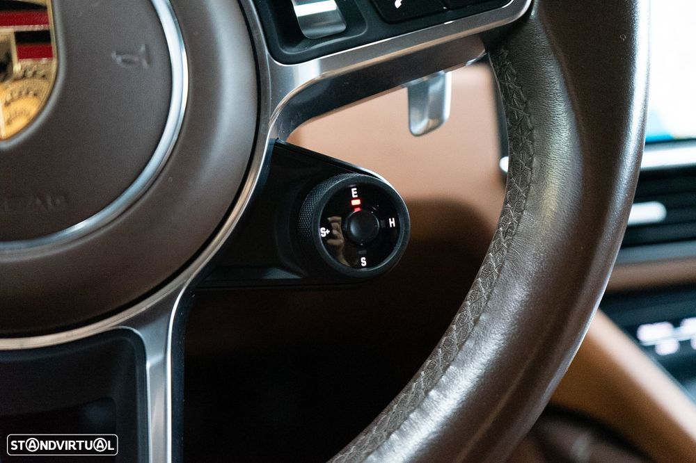 Porsche Cayenne Coupé E-Hybrid - 43