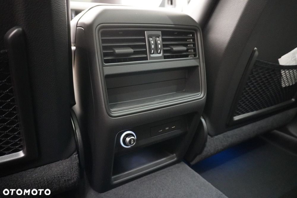 Porsche Cayenne - 32