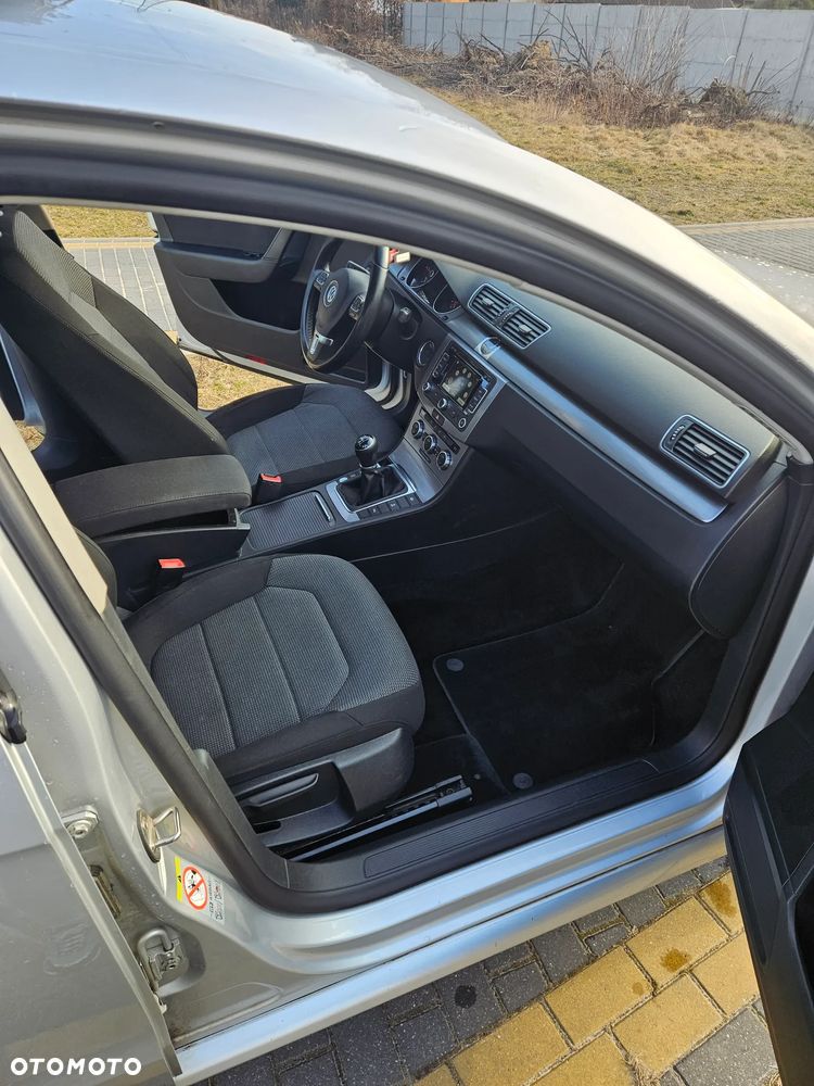Volkswagen Passat 2.0 TDI Comfortline - 13
