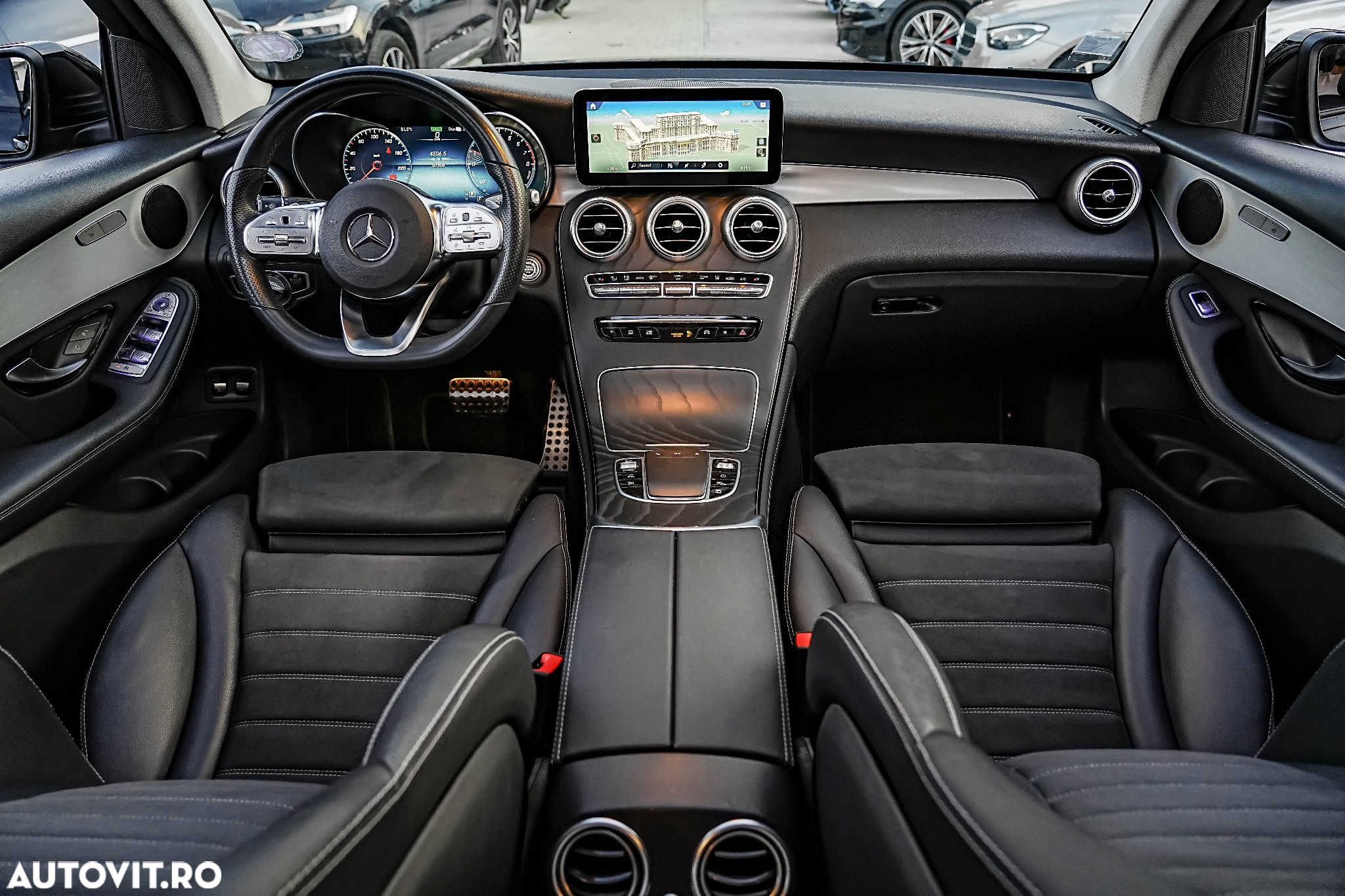Mercedes-Benz GLC 300 e 4Matic 9G-TRONIC AMG Line Plus - 5