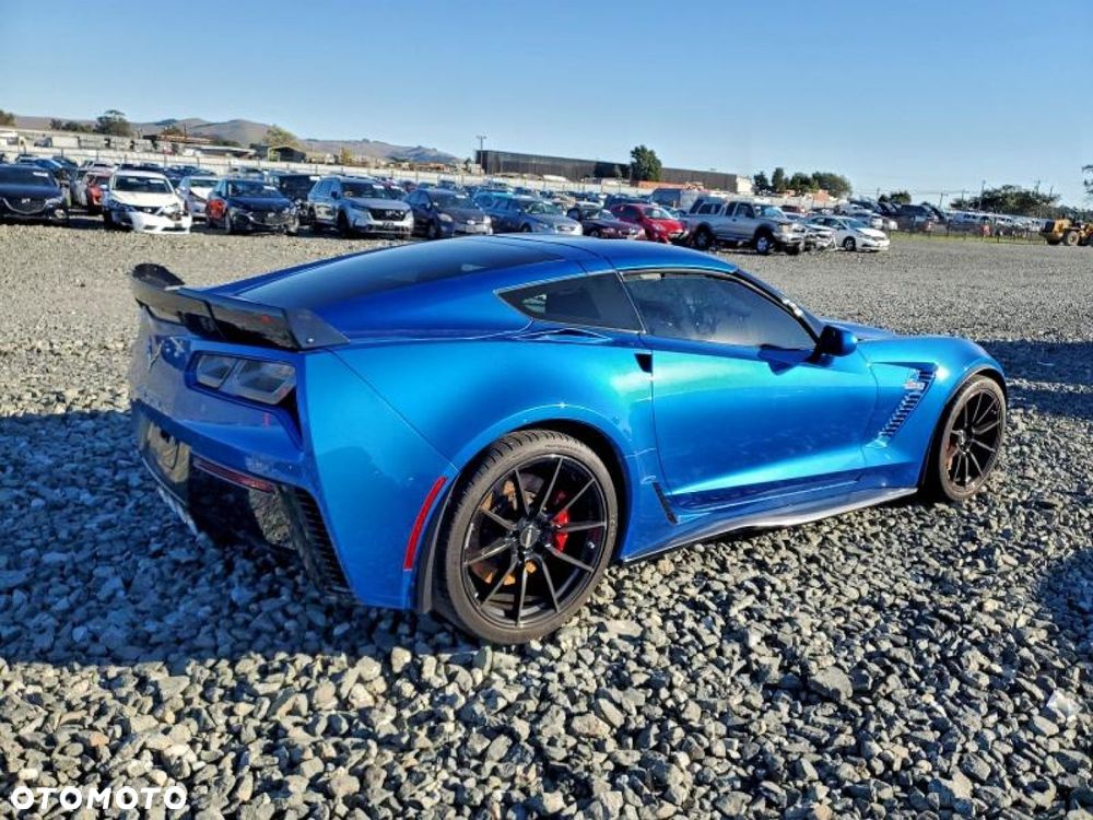 Chevrolet Corvette - 5