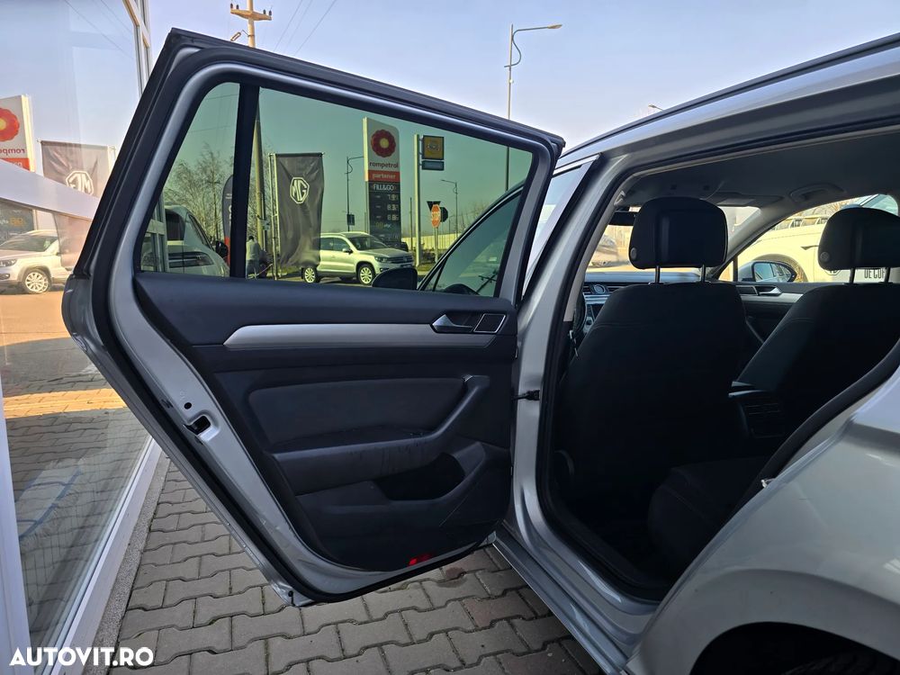 Volkswagen Passat - 15