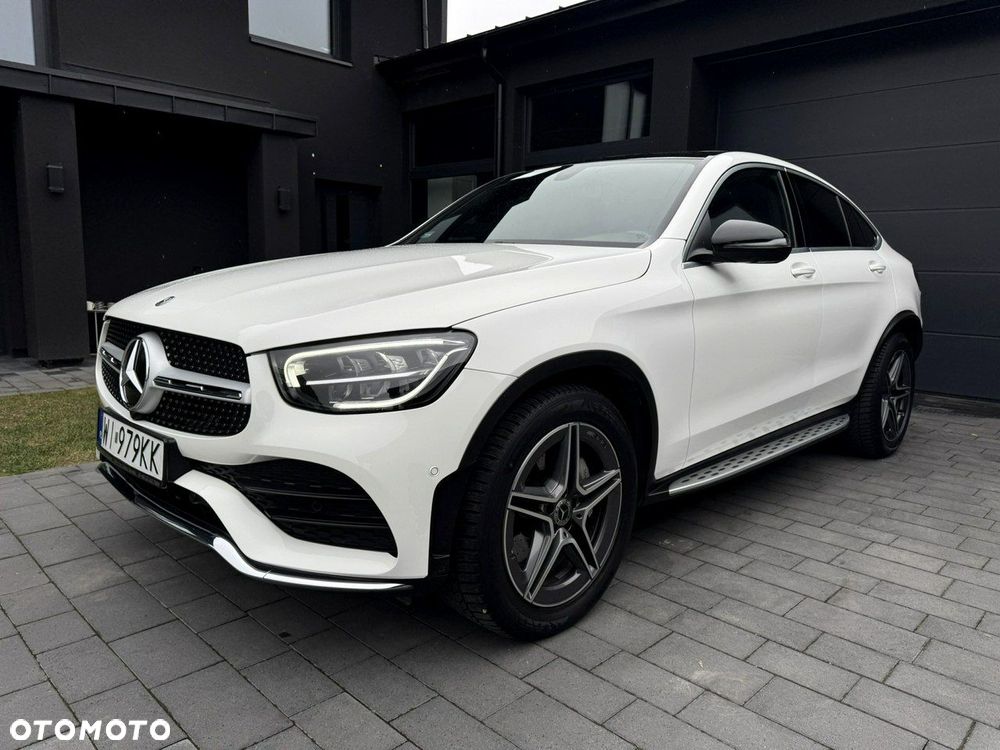 Mercedes-Benz GLC 300 4Matic 9G-TRONIC AMG Line Plus - 31