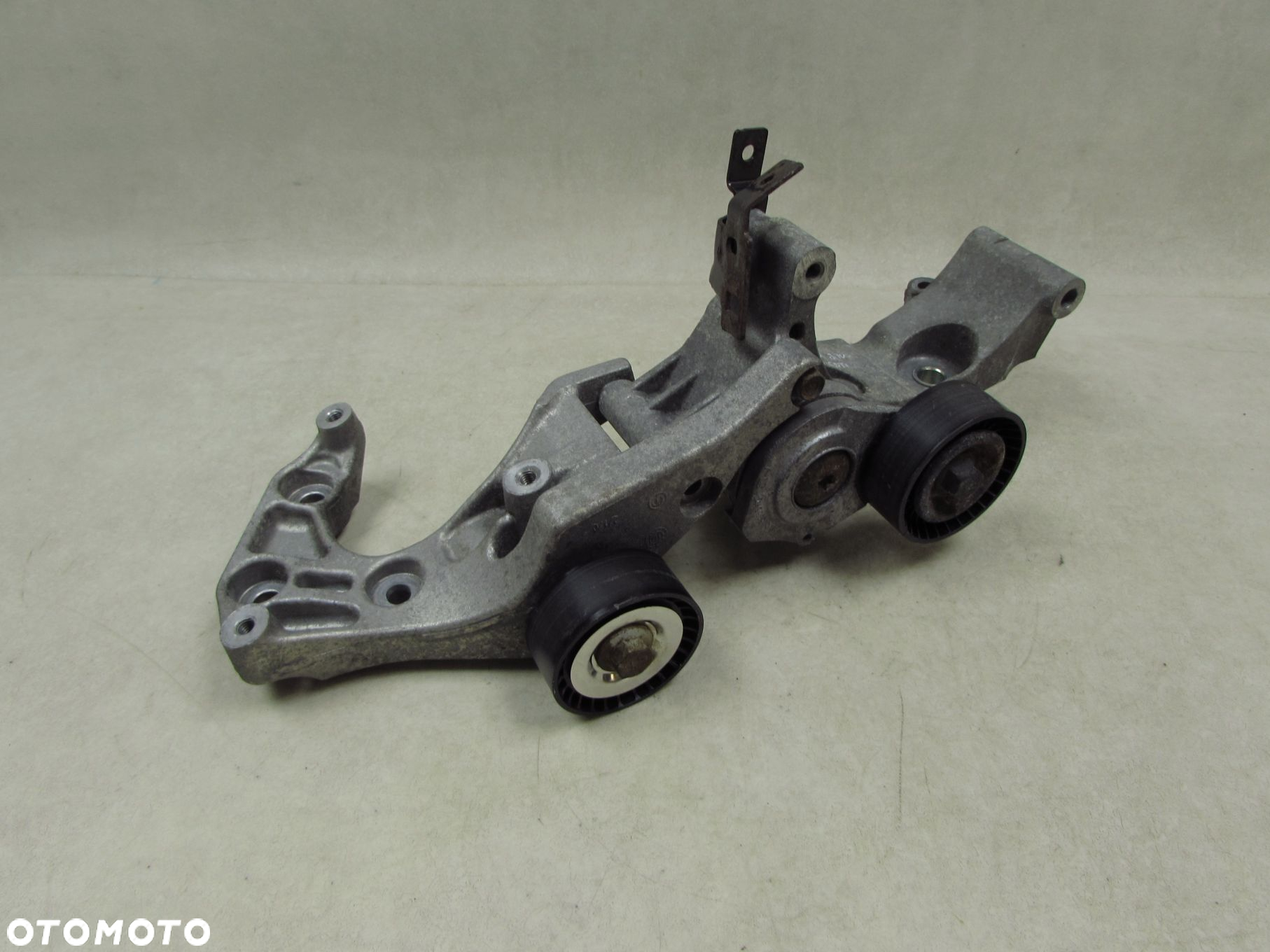 OPEL ASTRA J IV 1.7 CDTI 09-15 ŁAPA PODPORA NAPINACZ 55565570 - 2
