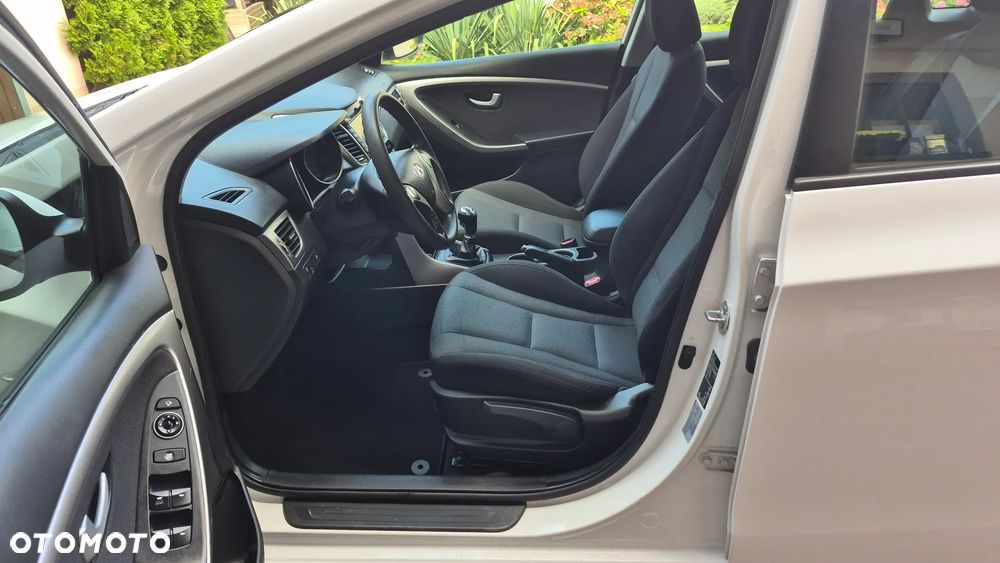 Hyundai i30 1.4 BlueDrive Comfort - 16