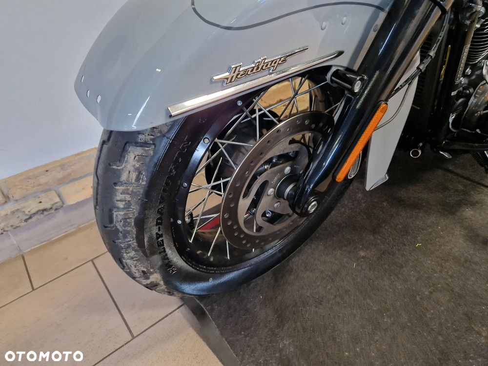 Harley-Davidson Softail Heritage Classic - 37