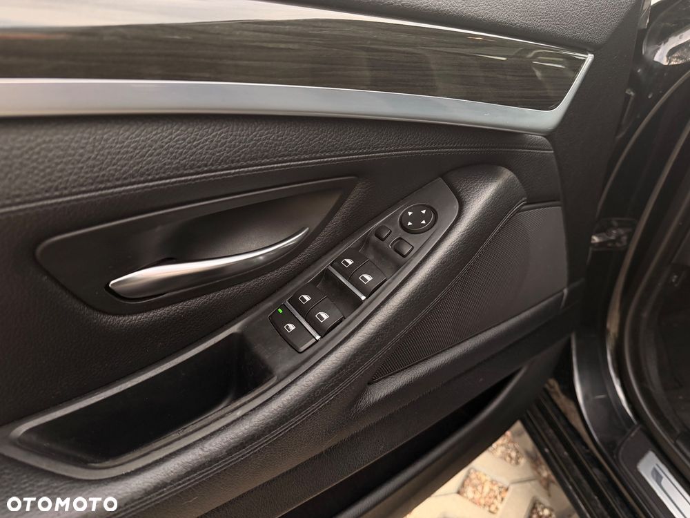 BMW Seria 5 520d Luxury Line - 26