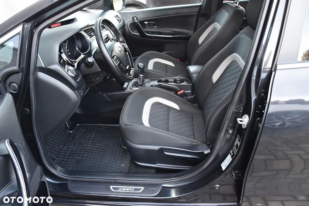 Kia Ceed 1.6 CRDi GT Line - 25