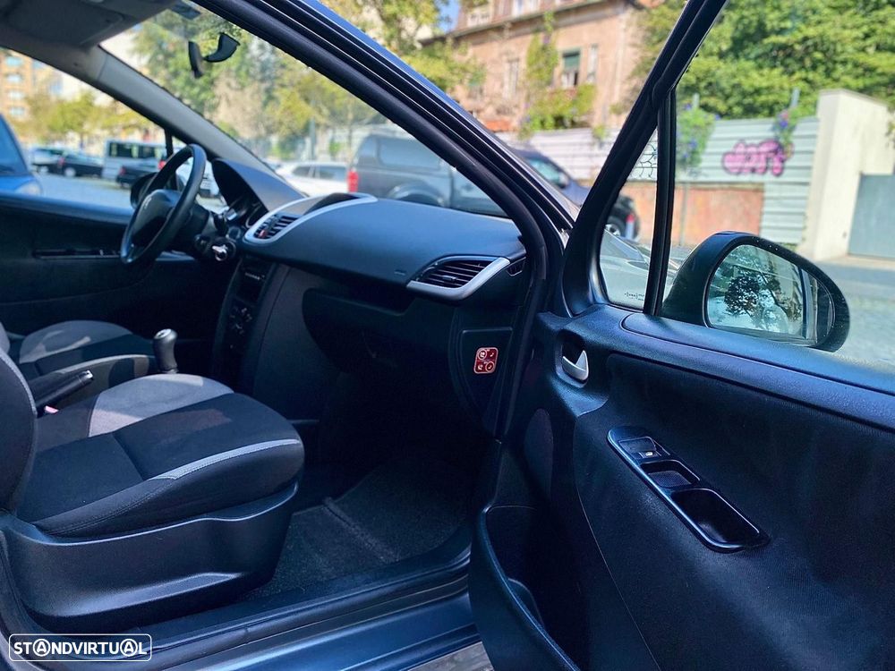 Peugeot 207 1.4 16V Active - 21