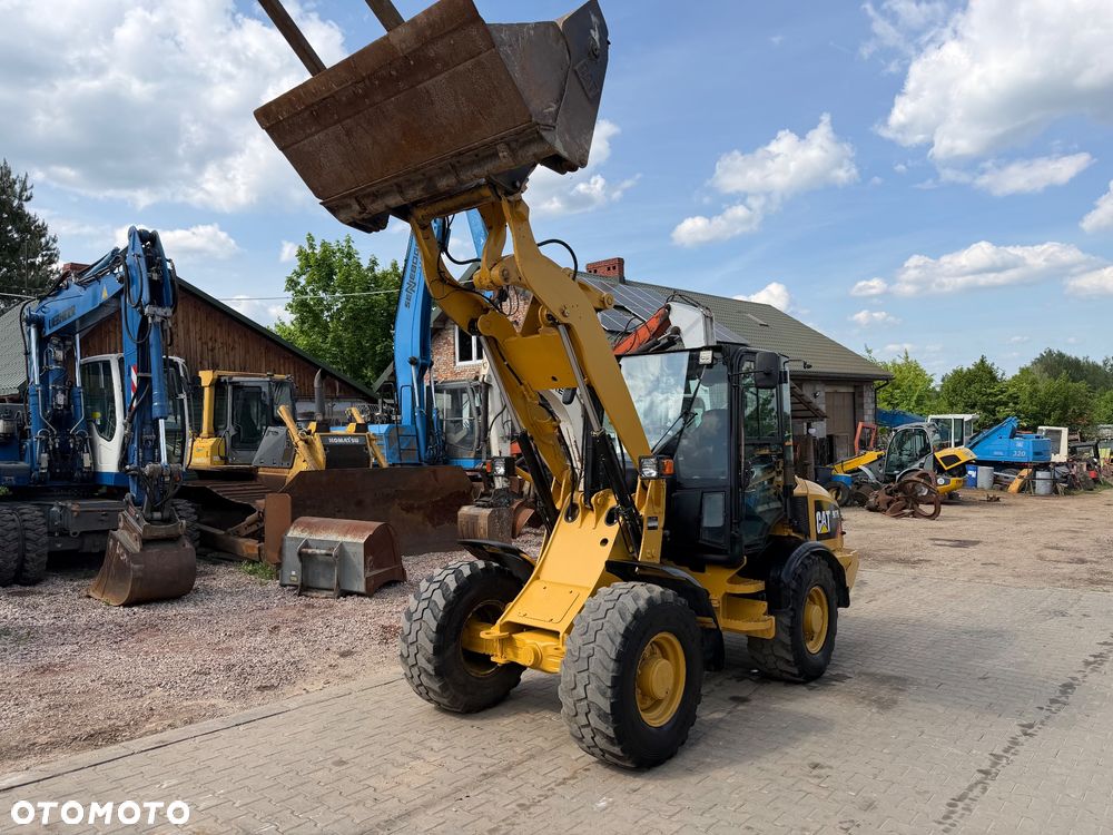 Caterpillar 907H - 9