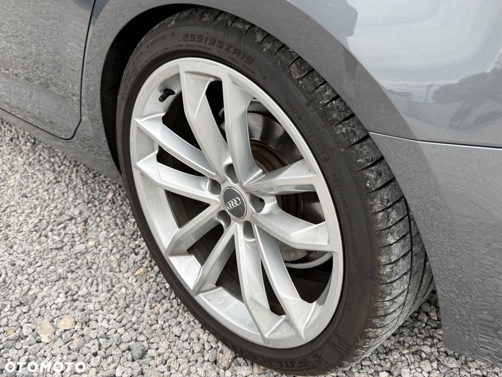 Audi A4 Avant 2.0 TDI Sport S tronic - 38