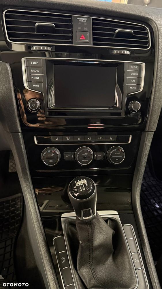 Volkswagen Golf 1.4 TSI BMT Highline - 12