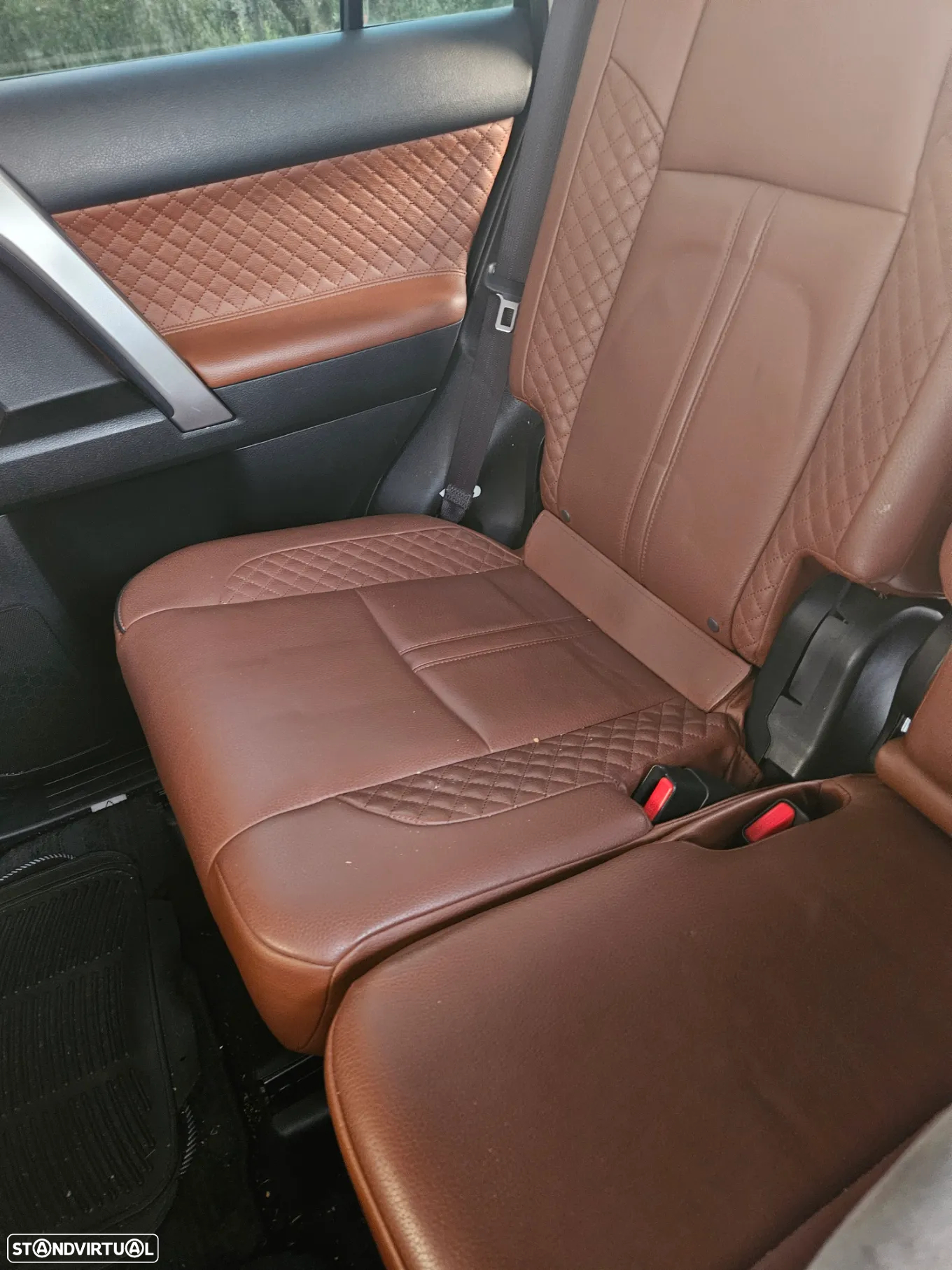Toyota Land Cruiser - 12