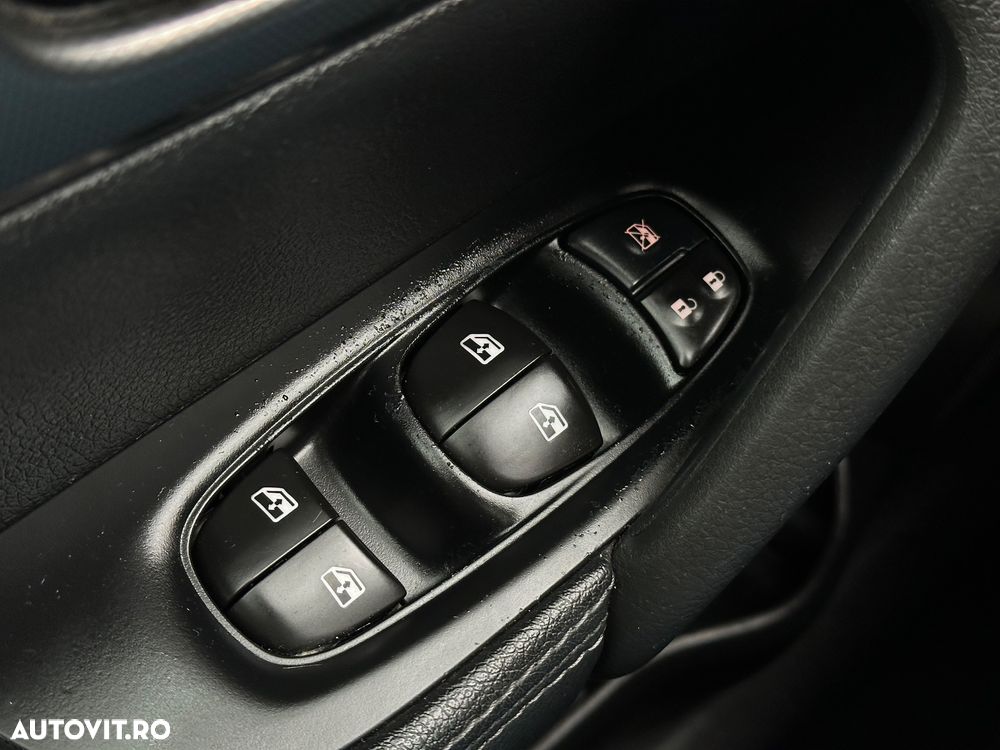 Nissan Qashqai 1.5 DCI N-CONNECTA - 32