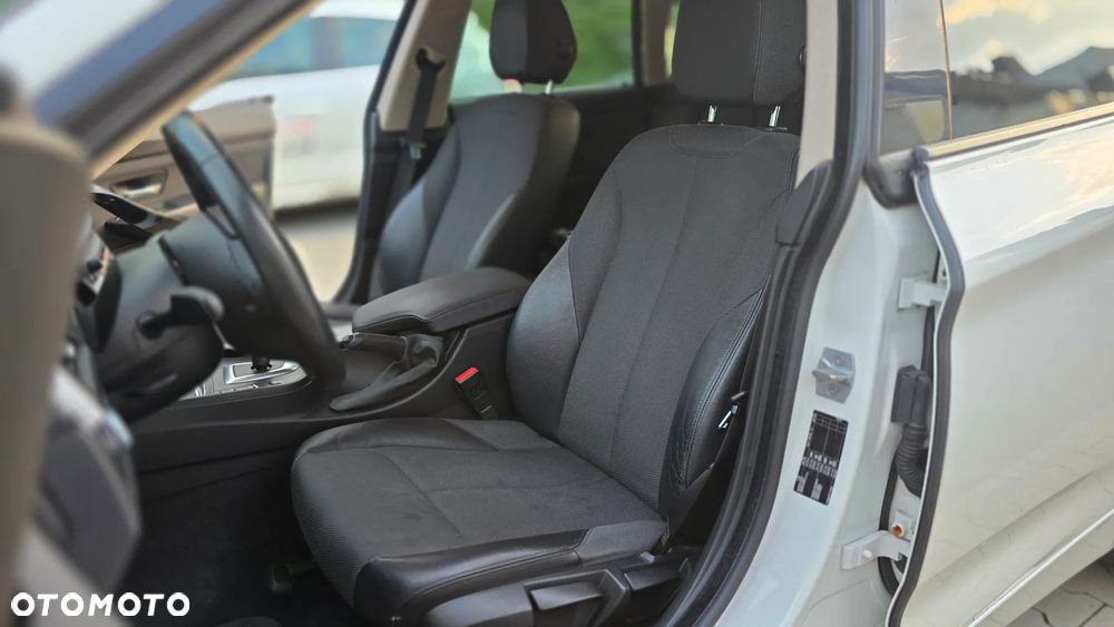 BMW Seria 3 318d Luxury Line - 22