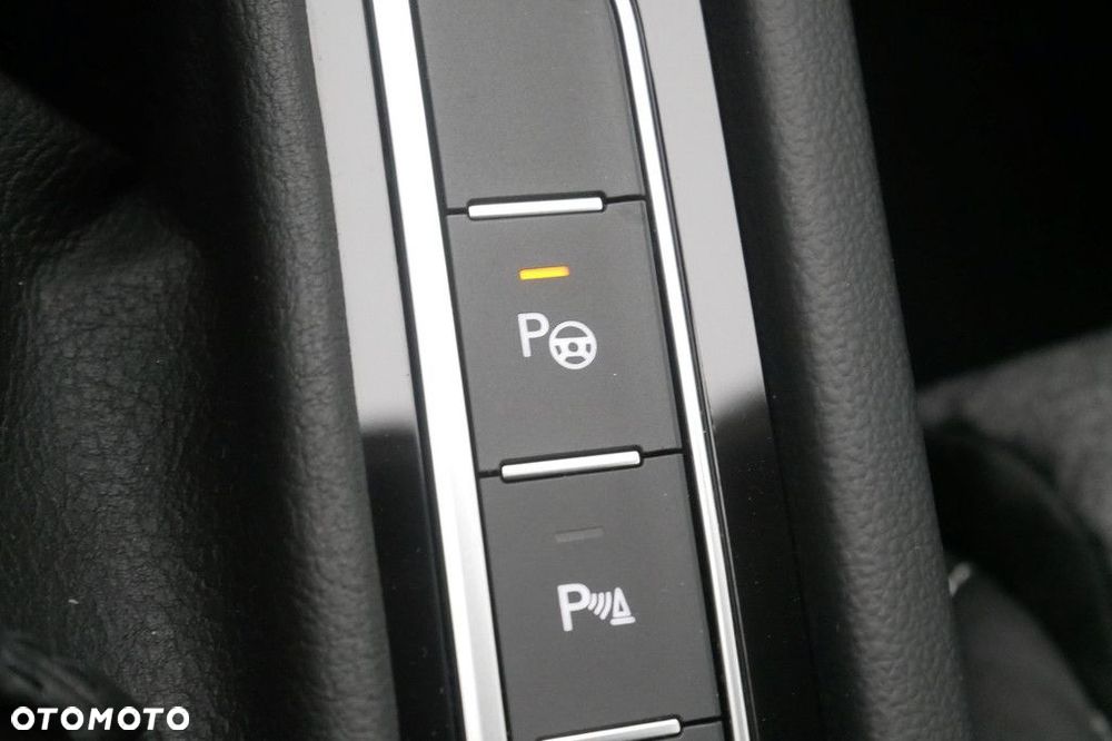 Volkswagen Passat Variant 1.5 TSI ACT mHEV Business DSG - 22