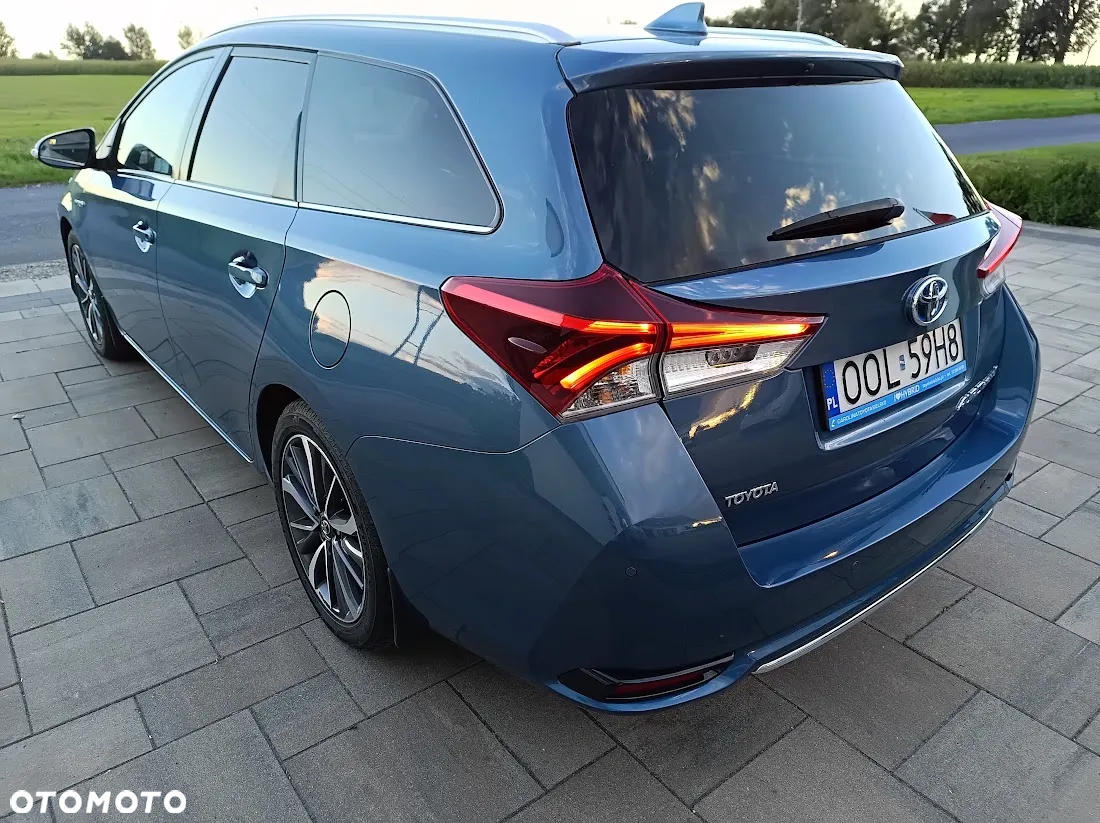 Toyota Auris Hybrid 135 Premium - 8
