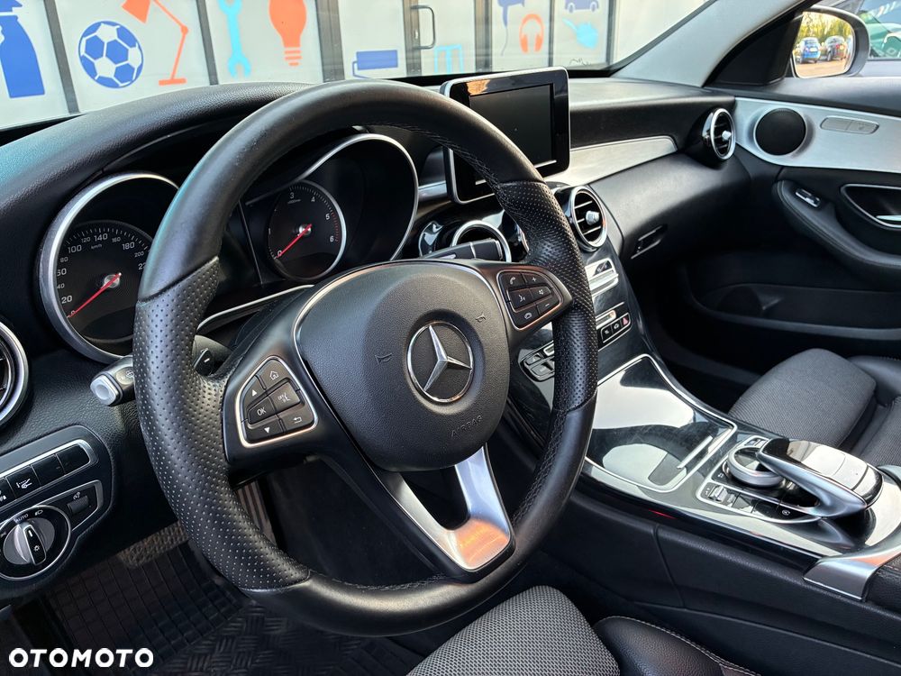 Mercedes-Benz Klasa C 220 d 4Matic 7G-TRONIC Avantgarde - 16