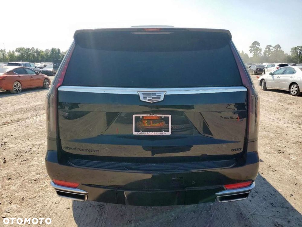 Cadillac Escalade - 5