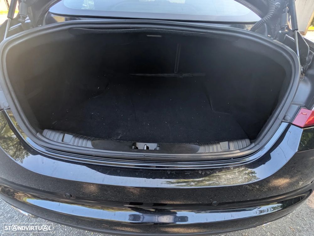 Jaguar XF 2.7 D V6 Premium Luxury - 25