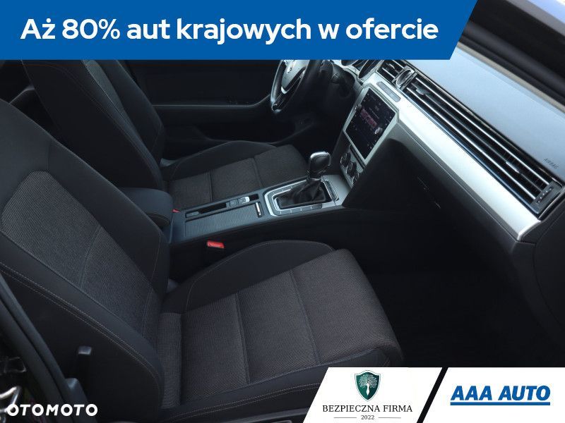 Volkswagen Passat Variant - 11