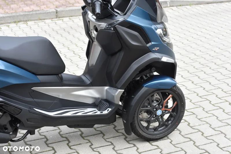 Piaggio MP-3 - 11