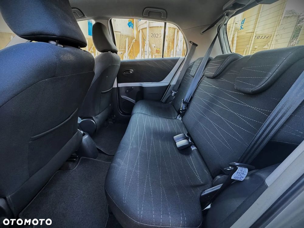 Toyota Yaris - 10