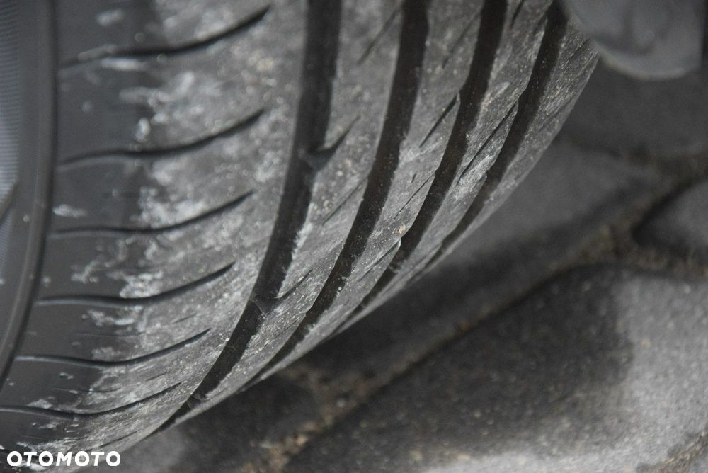 Ford Kuga 2.0 TDCi 2x4 Trend - 9