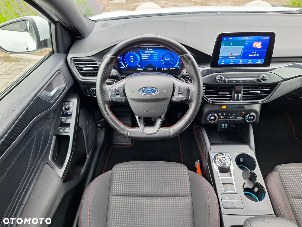 Ford Focus 1.5 EcoBoost ST-Line X - 27