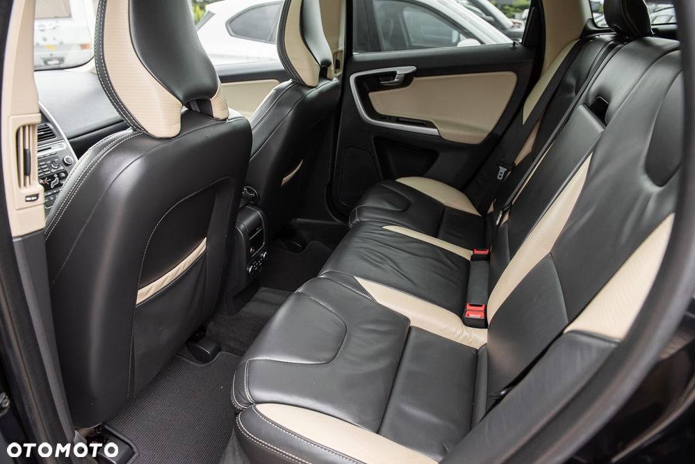 Volvo XC 60 D5 AWD RDesign - 27