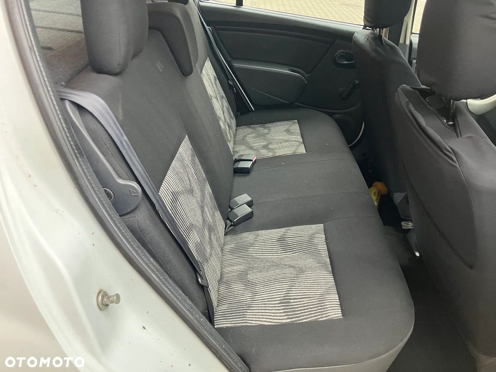Dacia Sandero 1.2 16V Laureate - 11