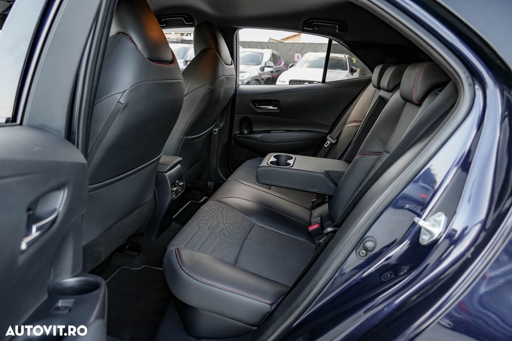 Toyota Corolla 1.8 HSD Dynamic - 11
